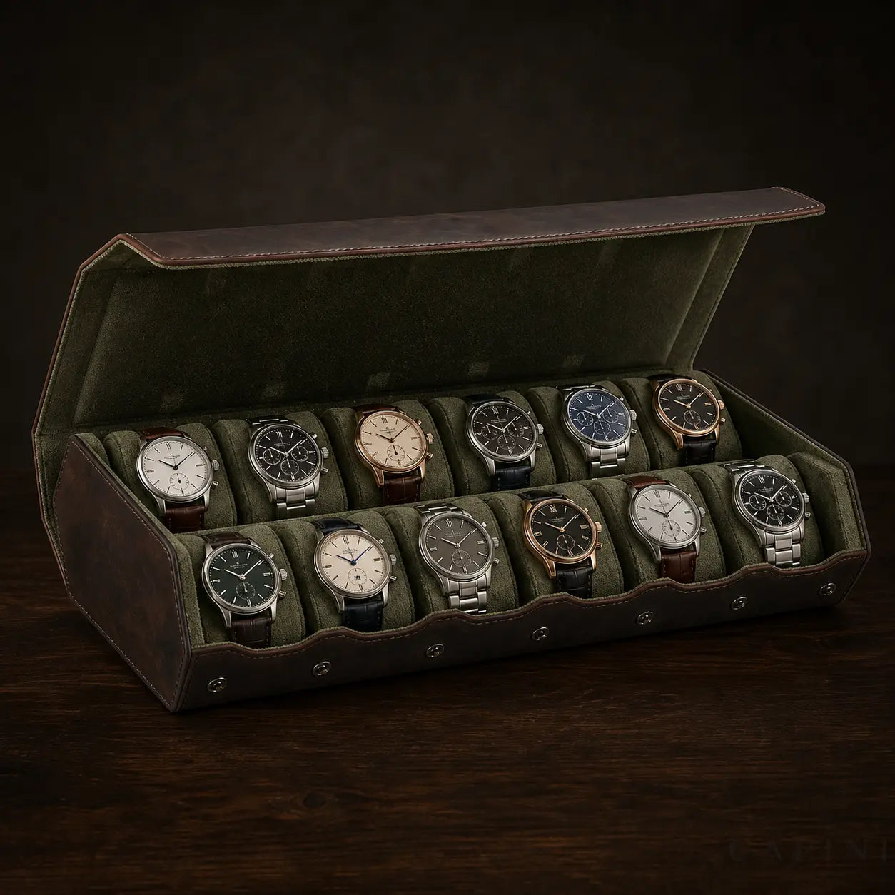 Pienza Crazy Horse display case for twelve watches