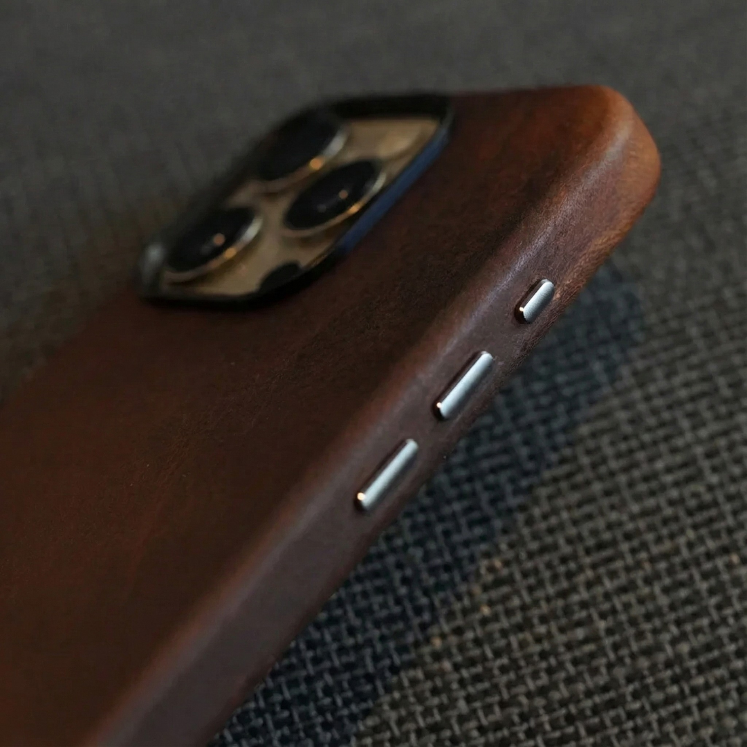 Modena Pull-Up Crazy Horse - Leather Case