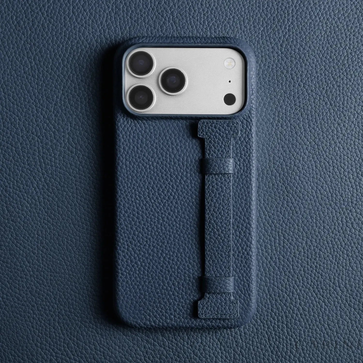 Rimini Pebble Grain - Grip & Stand Case