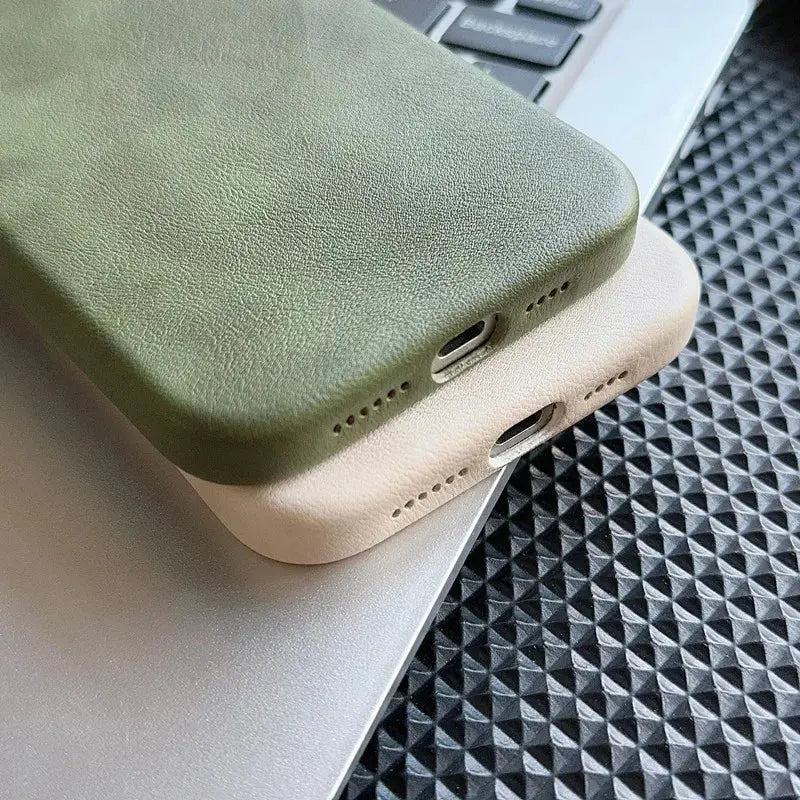 Prague Retro – Vegan Leather Case