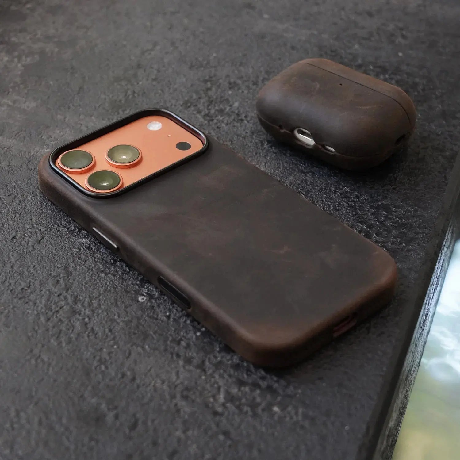 Ferrara Crazy Horse – AirPods Leather Case Capini Firenze