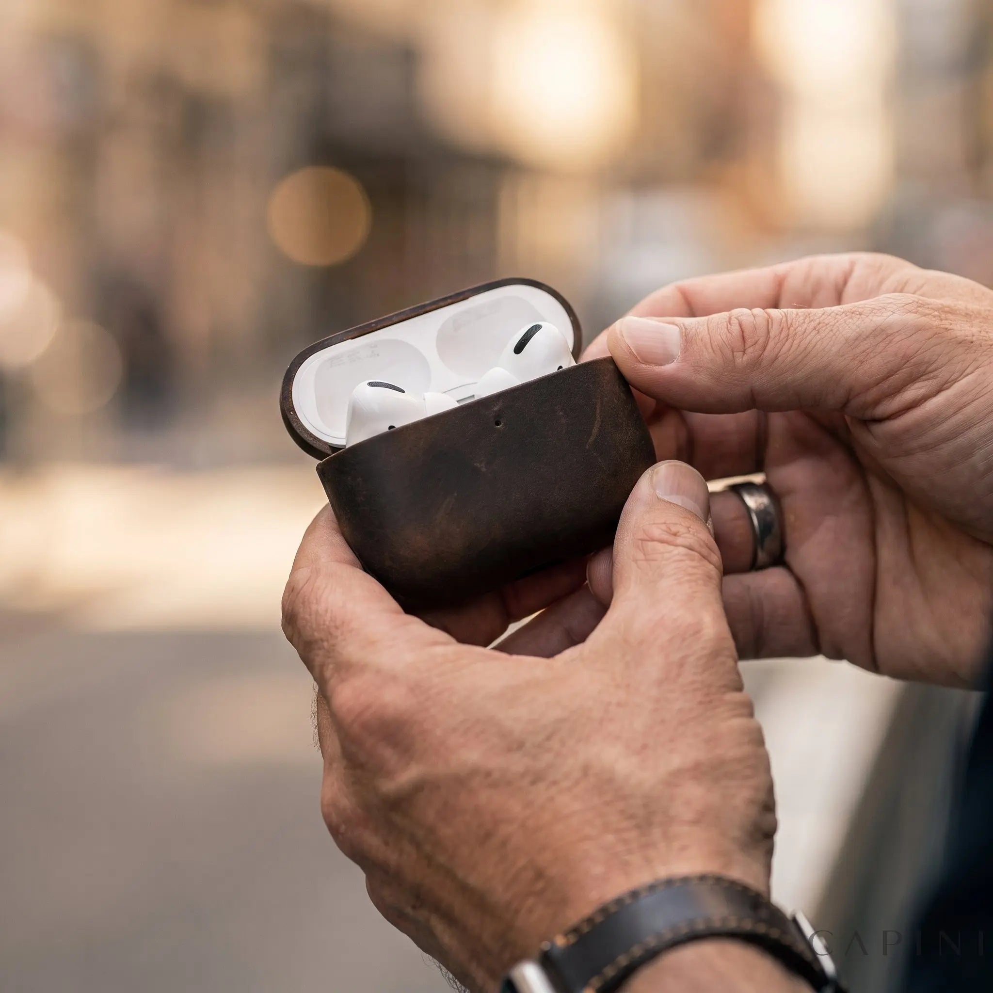 Ferrara Crazy Horse – AirPods Leather Case Capini Firenze