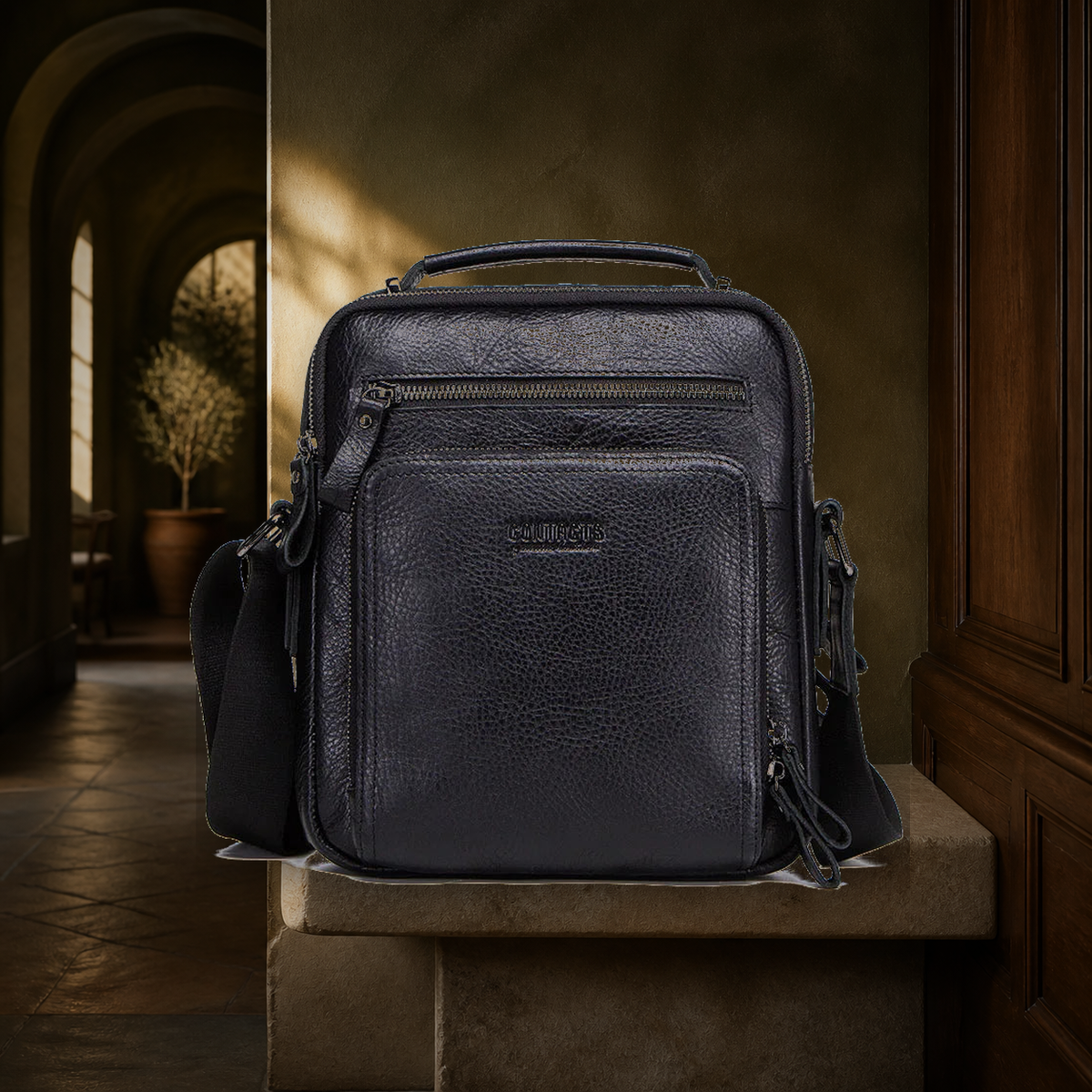Volterra Crazy Horse messenger bag in Black, front view