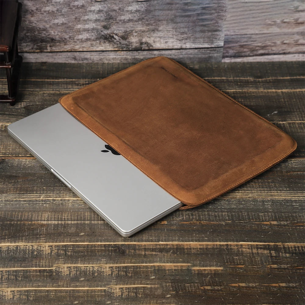 Pavia Cowhide - MacBook Sleeve