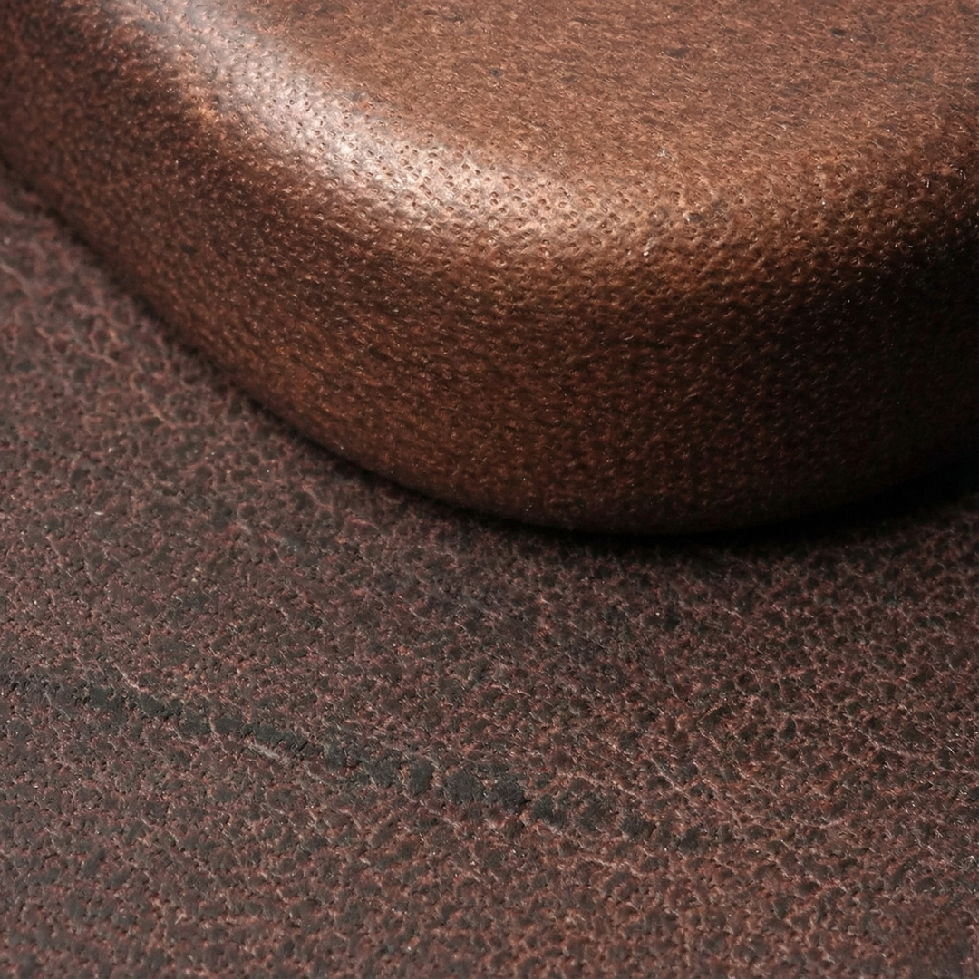 Modena Pull-Up Crazy Horse - Leather Case