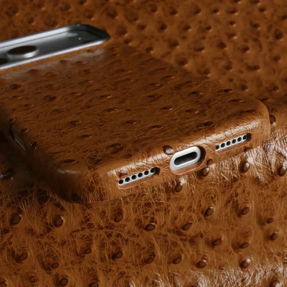 Deruta Ostrich-Grain – Leather Case