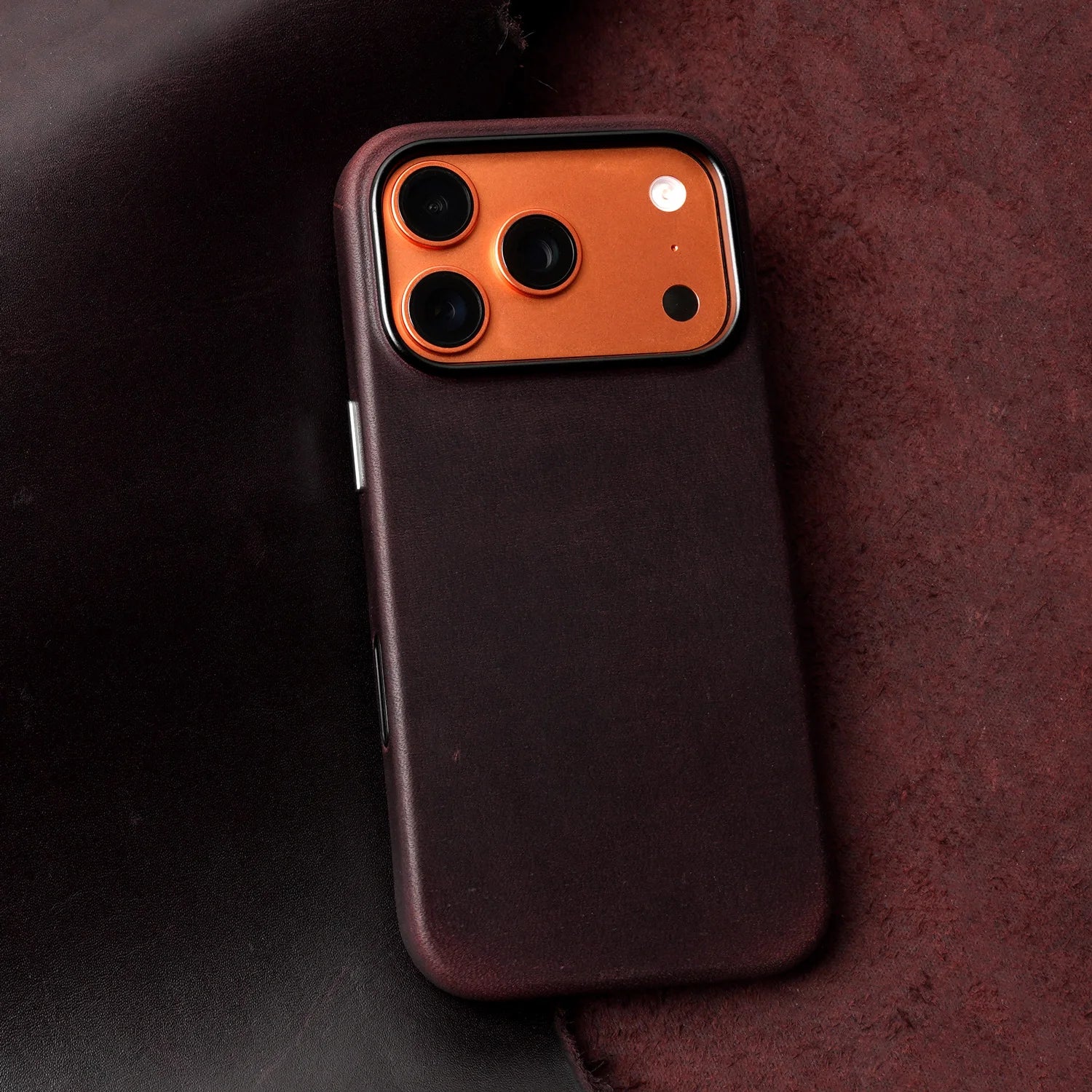 Modena Pull-Up Crazy Horse - Leather Case