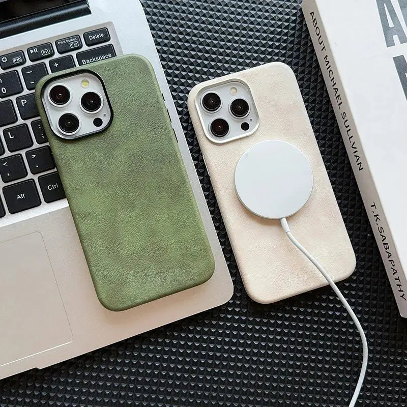 Prague Retro – Vegan Leather Case