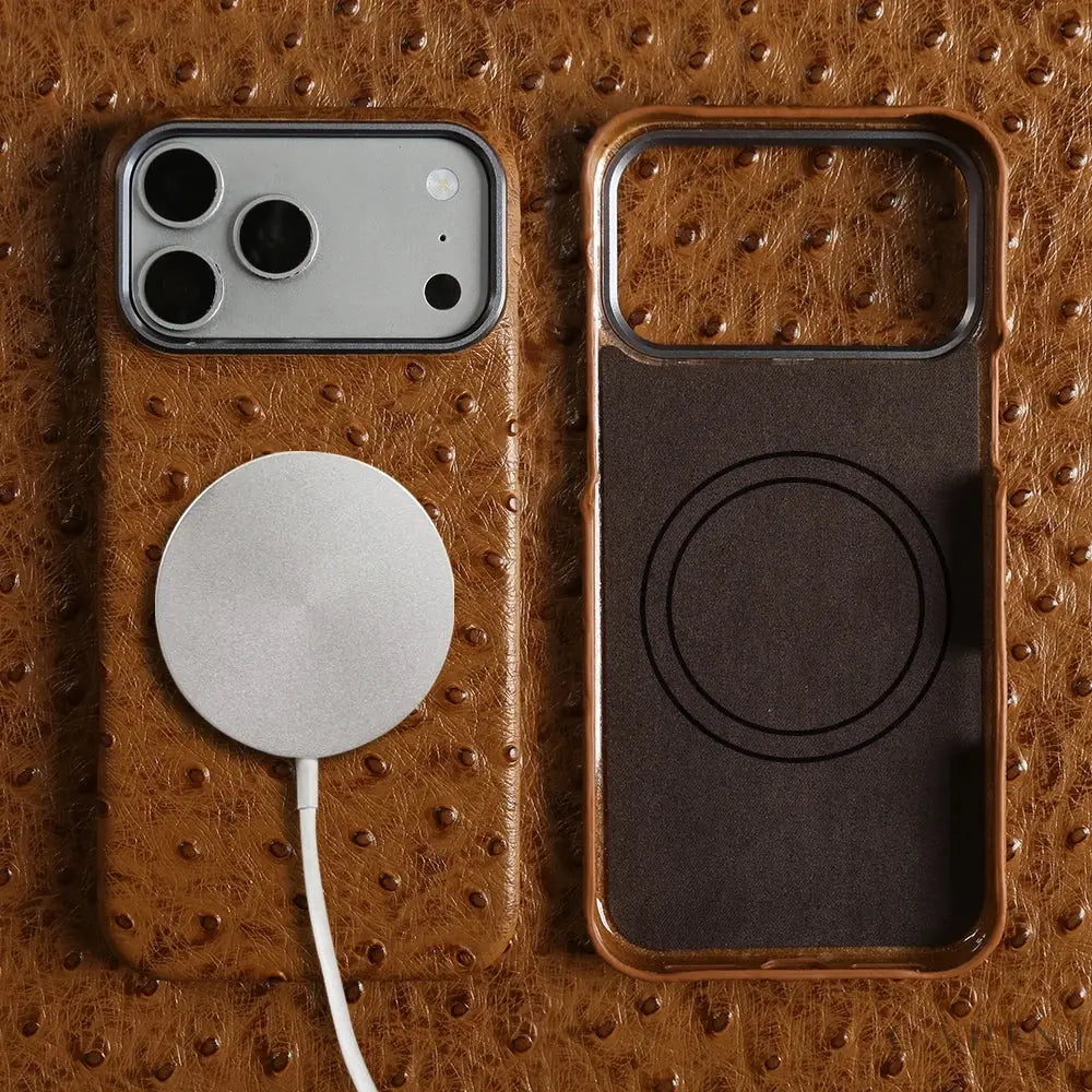 Deruta Ostrich-Grain – Leather Case