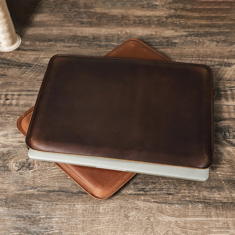 Ivrea Pull-Up Leather - MacBook Sleeve