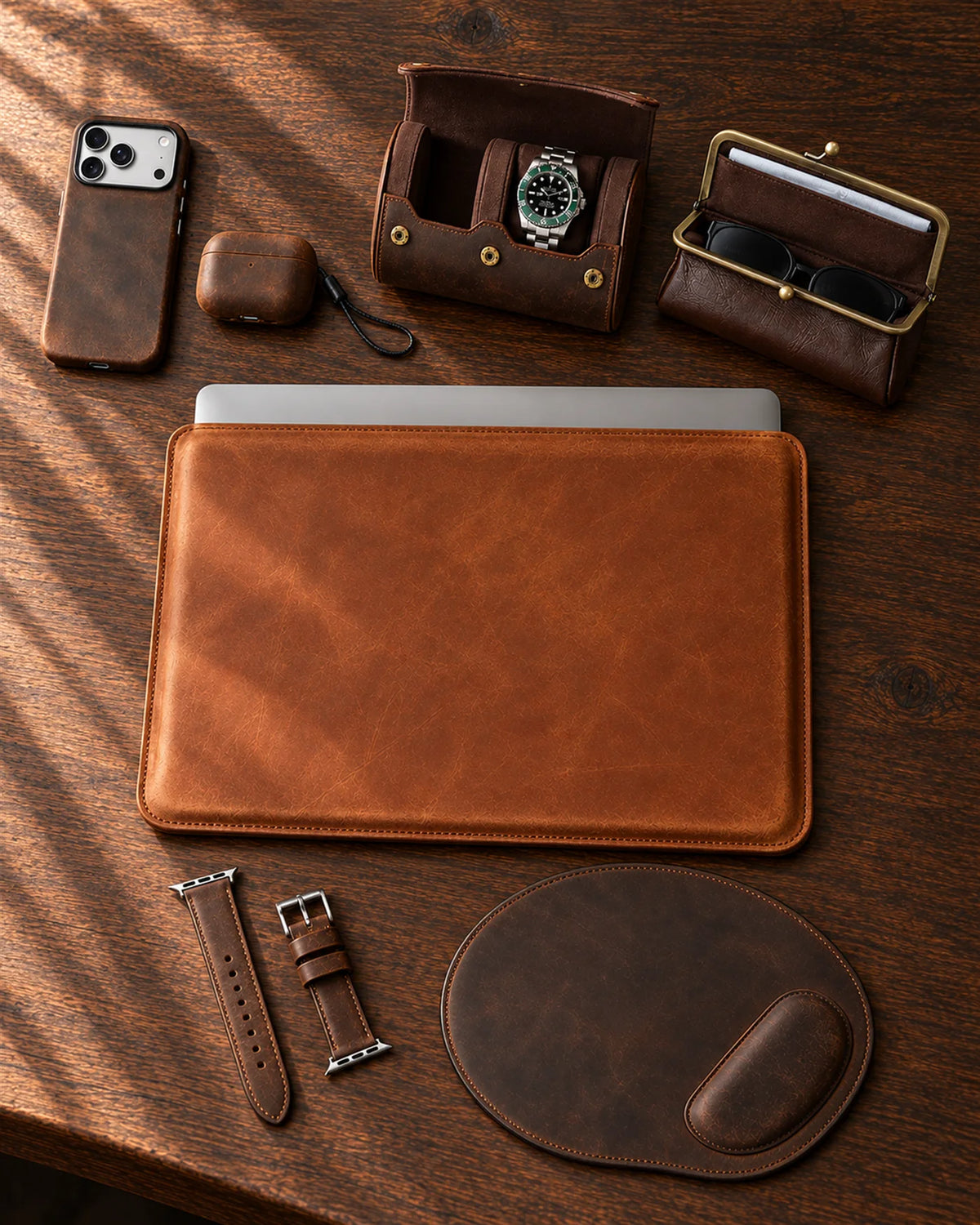 Capini leather pieces for iPhone, AirPods, Apple Watch, MacBook, watch storage, glasses and desk